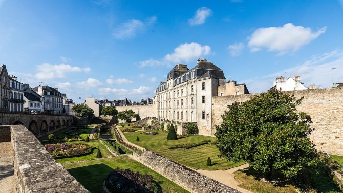 hotel-lagorce-jardin-du-chateau-de-lhermine-vannes-2216.jpg