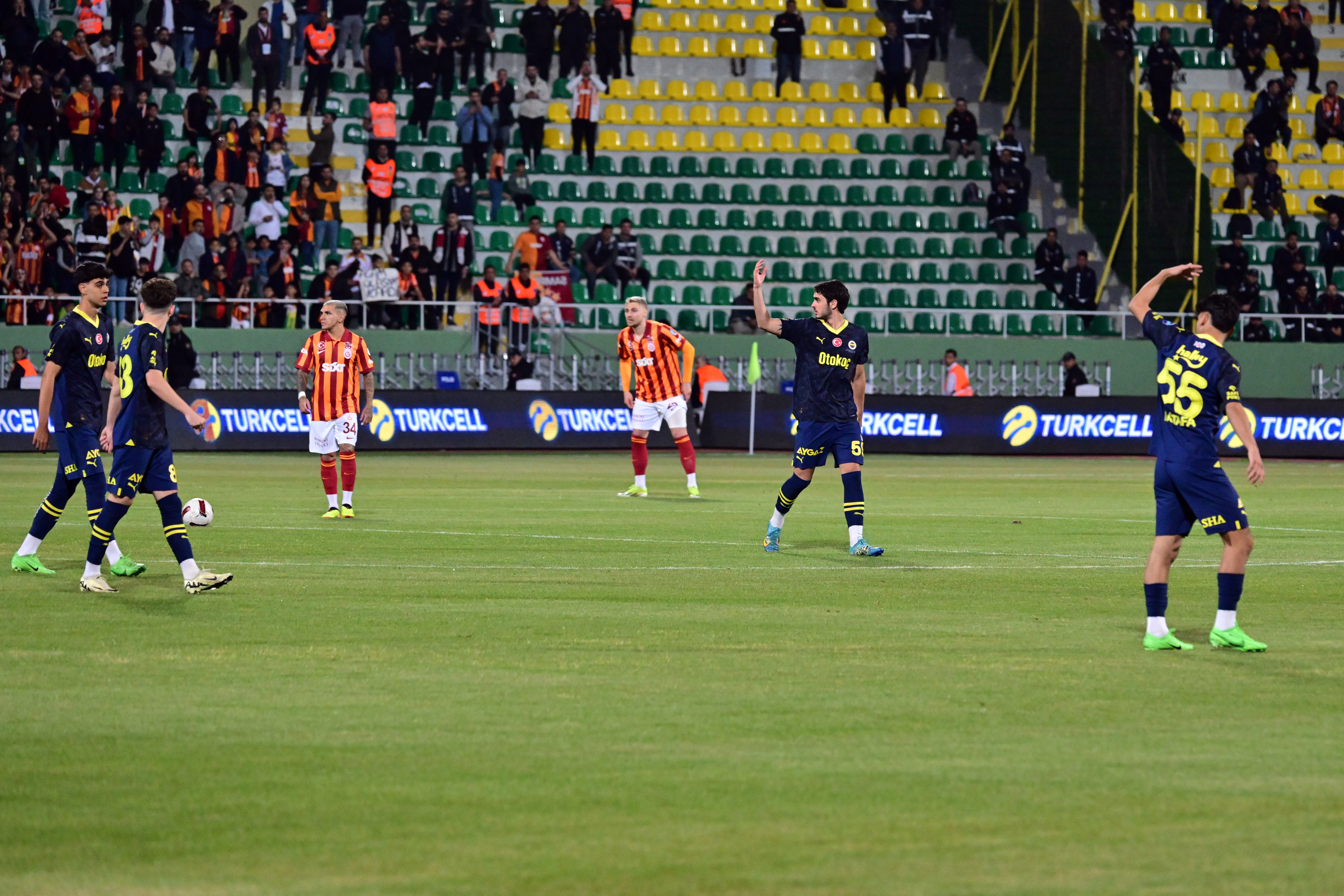 aa-20240407-34212662-34212661-galatasaray-fenerbahce-2023-turkcell-super-kupa-maci.jpg