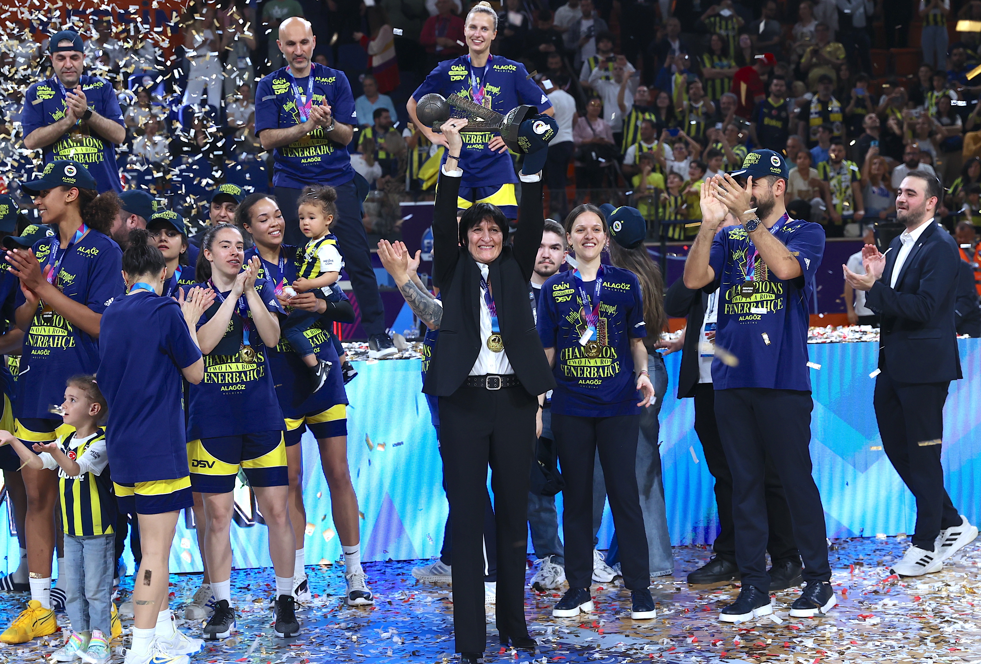 aa-20240414-34270324-34270322-fiba-kadinlar-avrupa-ligi-sampiyonu-fenerbahce-kupasini-aldi.jpg