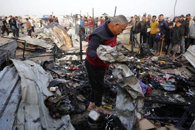 aa-20240527-34694950-34694934-israel-bombs-displaced-palestinian-camp-in-rafah-killing-dozens.jpg