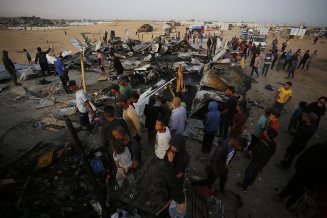 aa-20240527-34694950-34694938-israel-bombs-displaced-palestinian-camp-in-rafah-killing-dozens.jpg