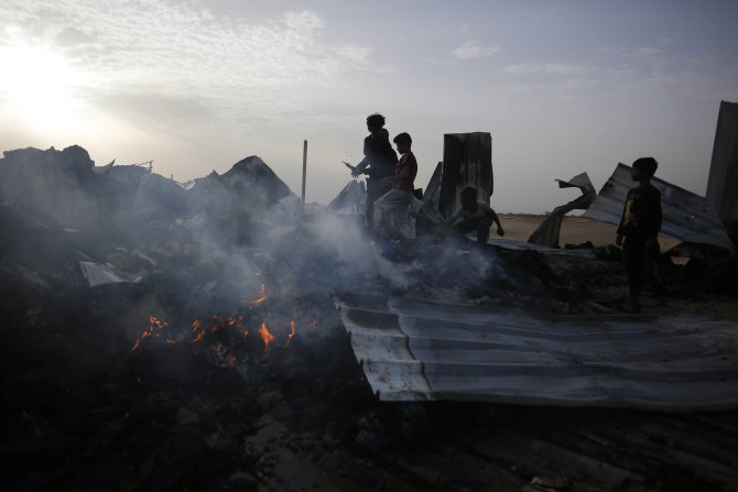 aa-20240527-34694950-34694940-israel-bombs-displaced-palestinian-camp-in-rafah-killing-dozens.jpg