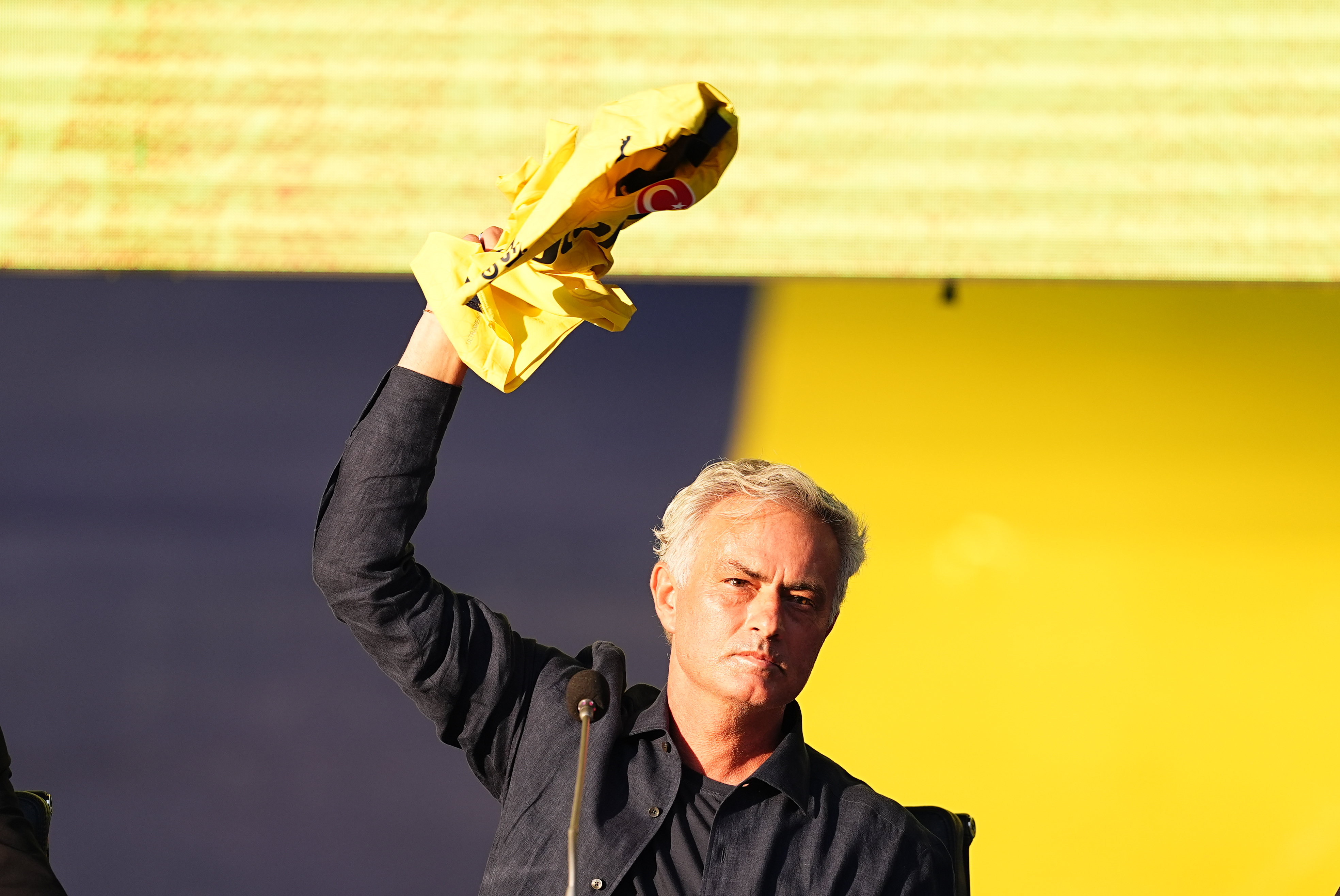 aa-20240602-34758927-34758925-jose-mourinho-fenerbahcede.jpg