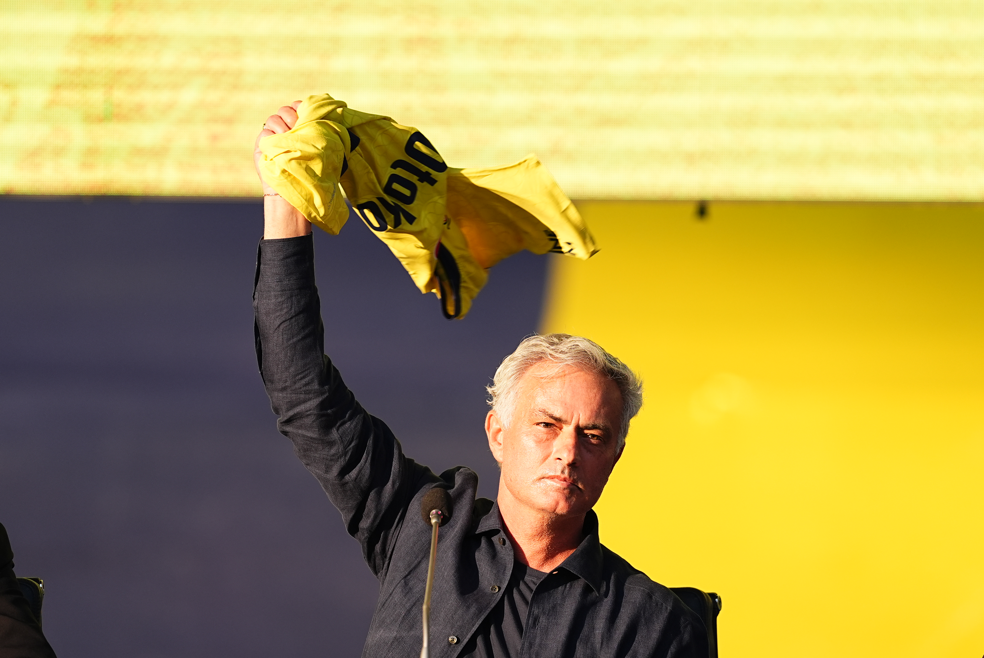 aa-20240602-34758927-34758926-jose-mourinho-fenerbahcede.jpg