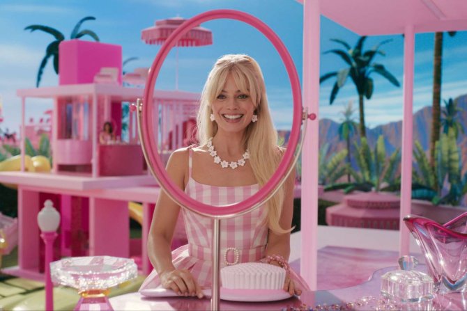 barbie-movie-040423-06-2000-f96cec32f2e64dbf9aca41cf67429778.jpeg