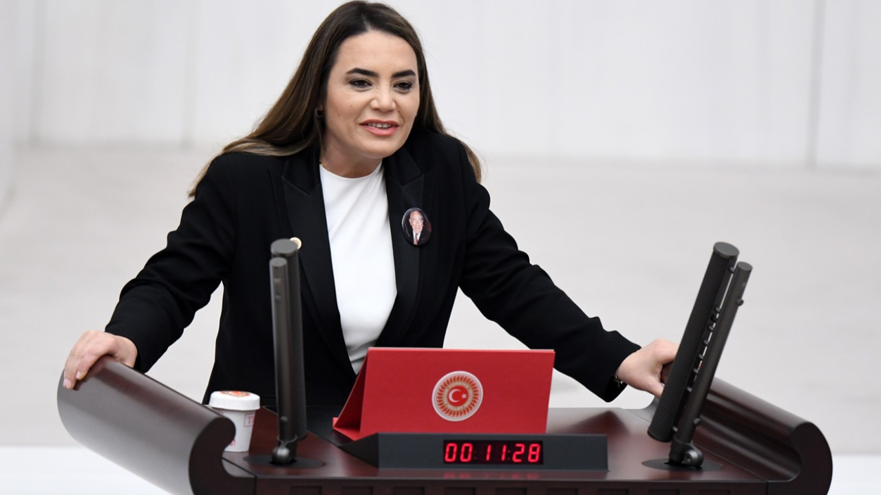 iyi-partinin-adana-adayi-ayyuce-turkes-tas-szvl.jpg