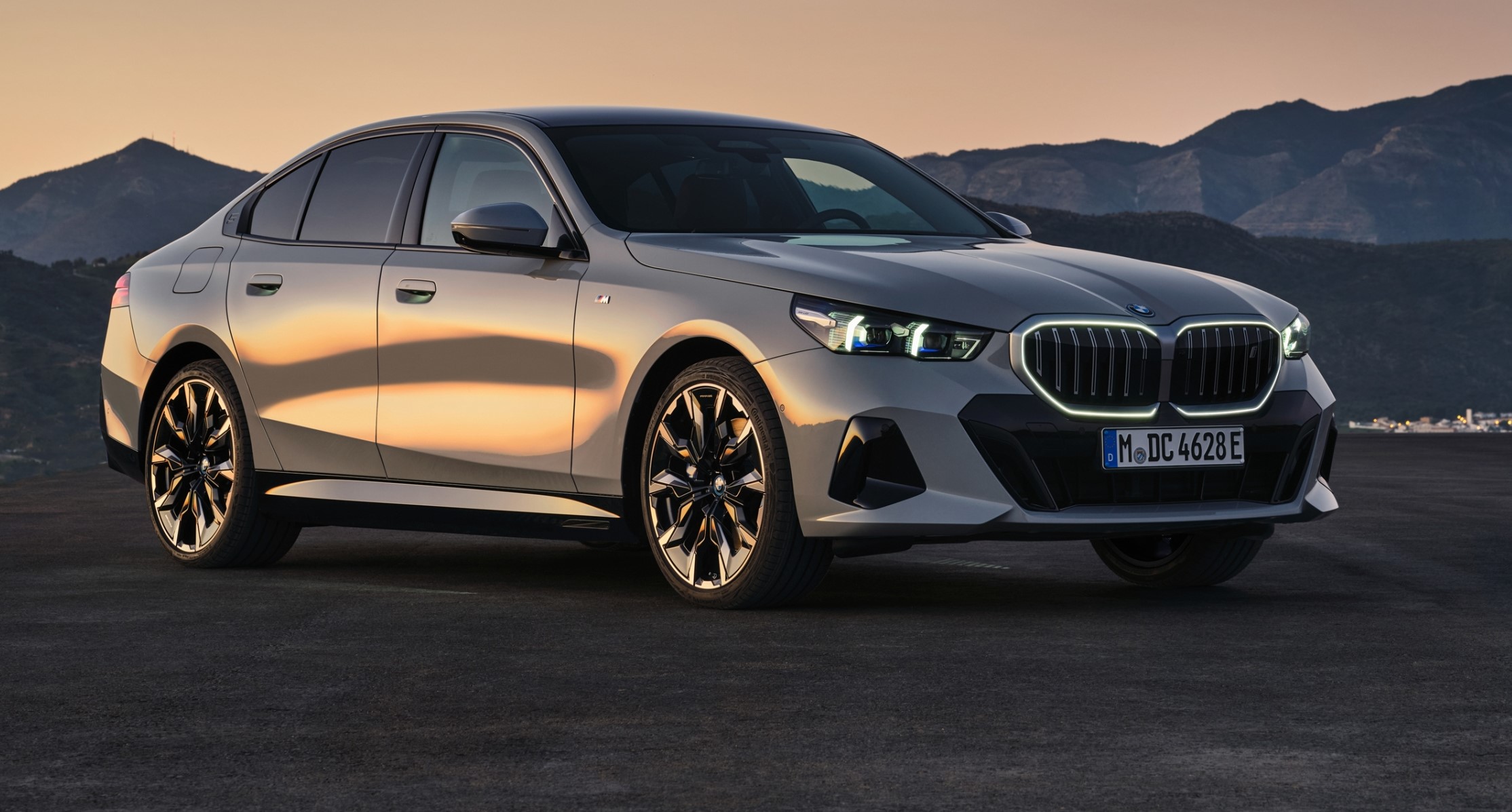 bmw-unveils-electrifying-5-series-saloon-firstvehicleleasing-co-uk-1.jpg